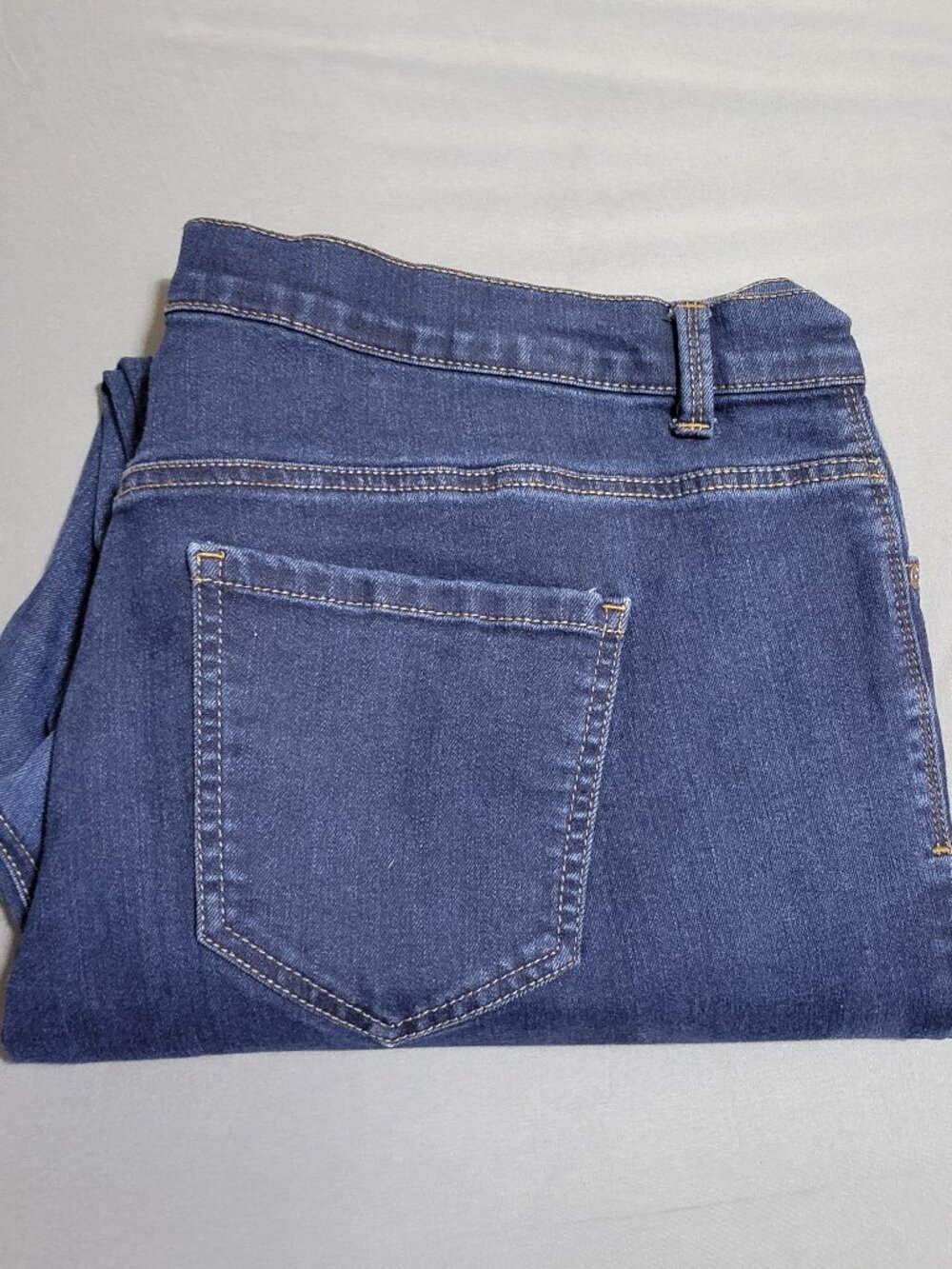 Gloria Vanderbilt Amanda Women's Plus Size 20W Med Blue Wash Denim Straight Jean